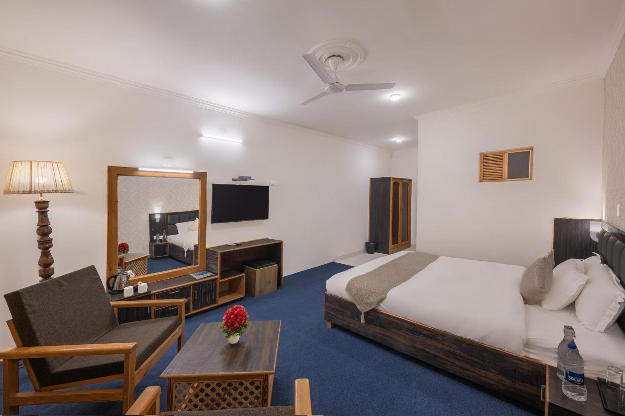 Echor Kashmir Holidays Resort Srinagar Esterno foto