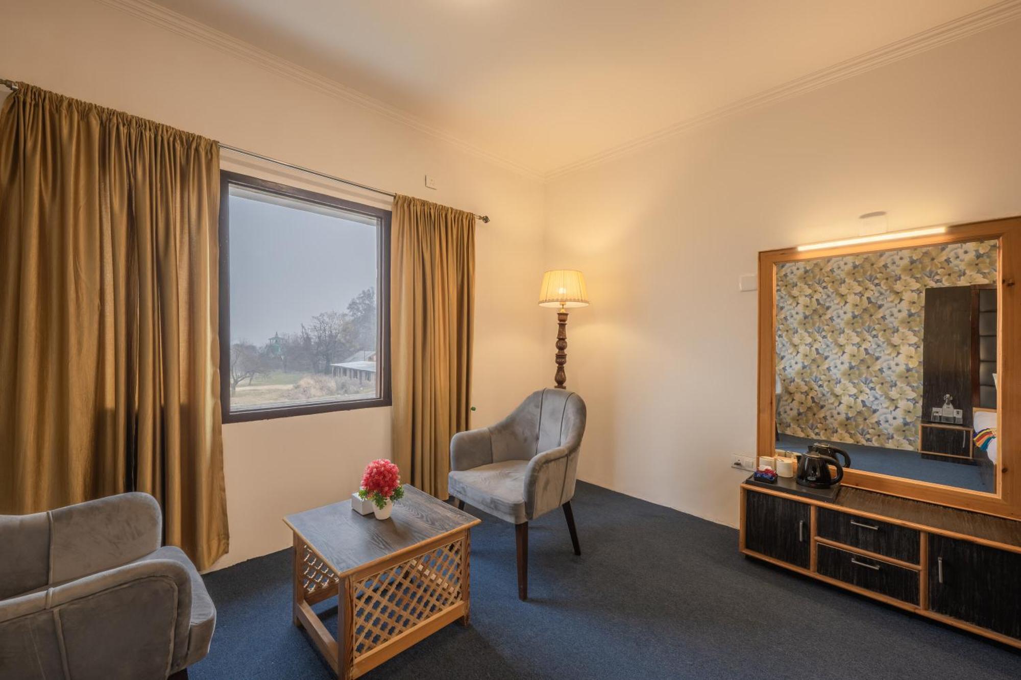 Echor Kashmir Holidays Resort Srinagar Esterno foto