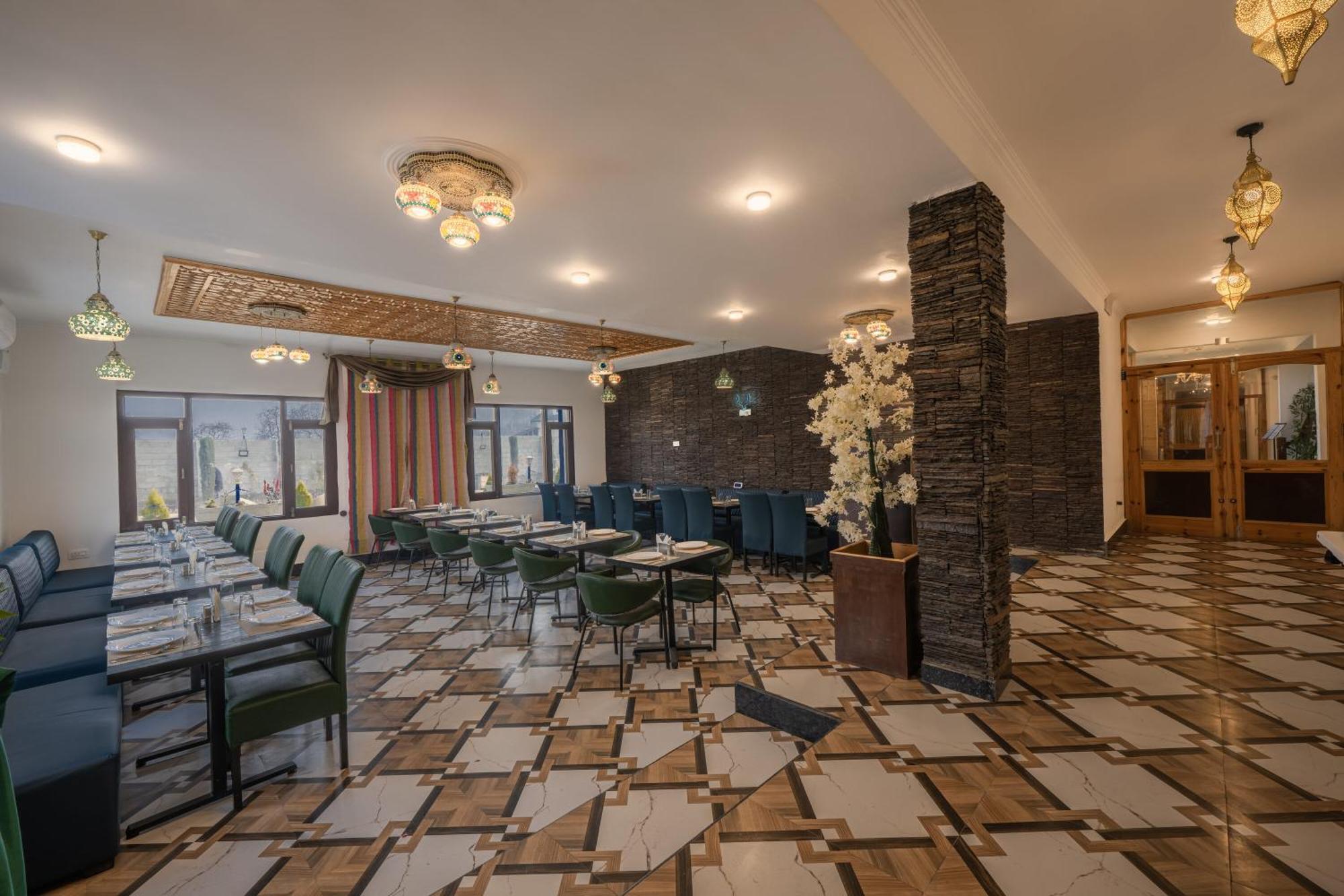 Echor Kashmir Holidays Resort Srinagar Esterno foto