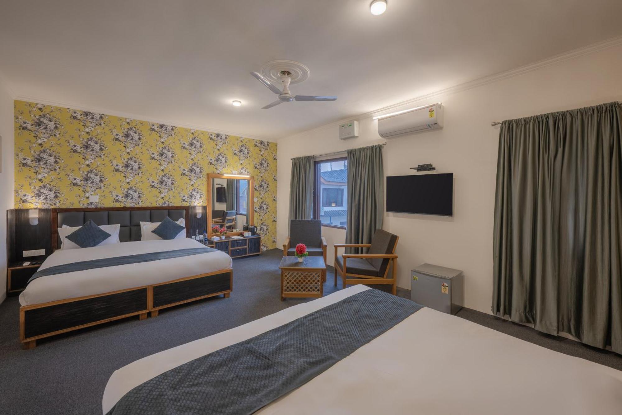 Echor Kashmir Holidays Resort Srinagar Esterno foto