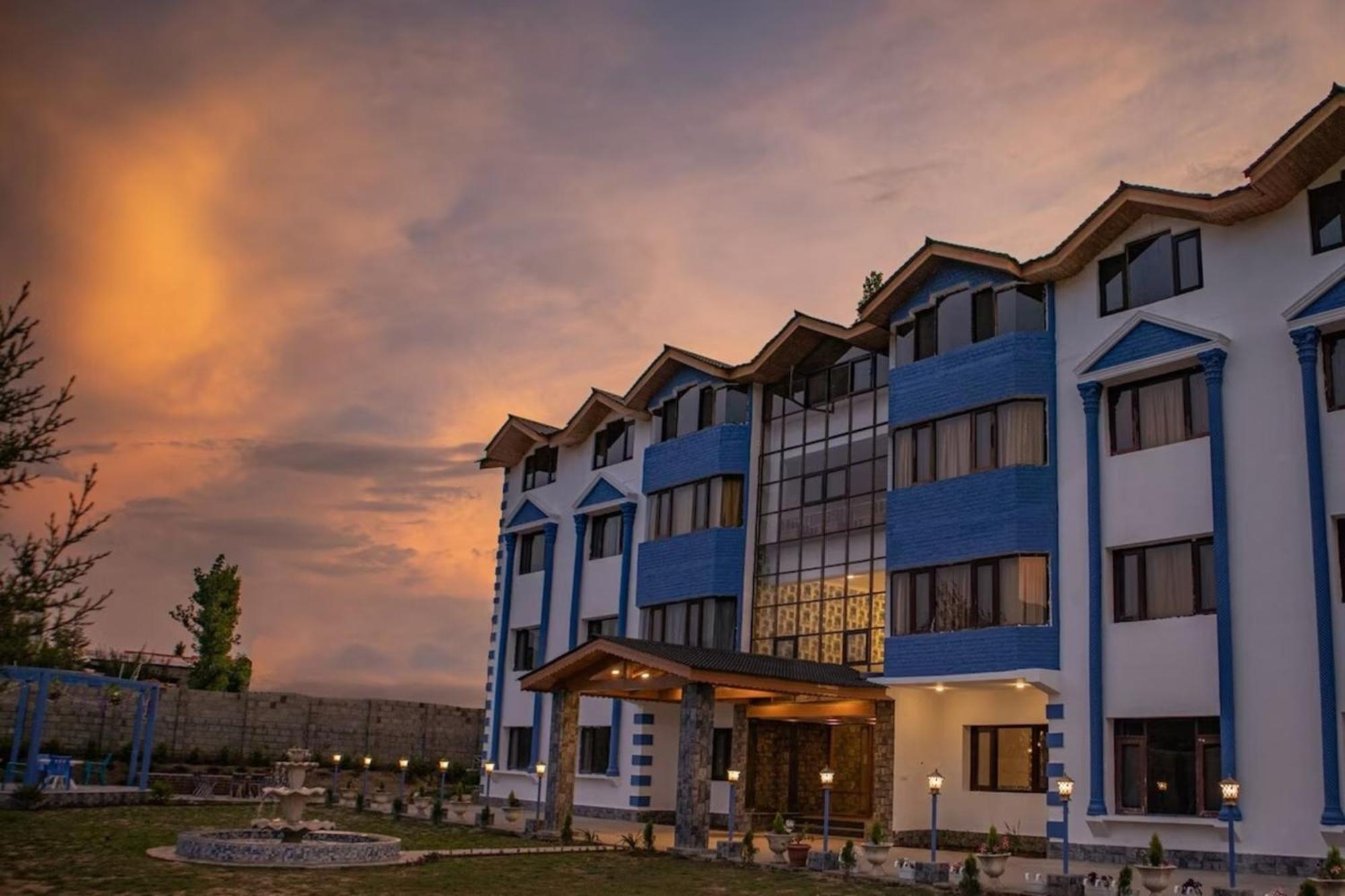 Echor Kashmir Holidays Resort Srinagar Esterno foto